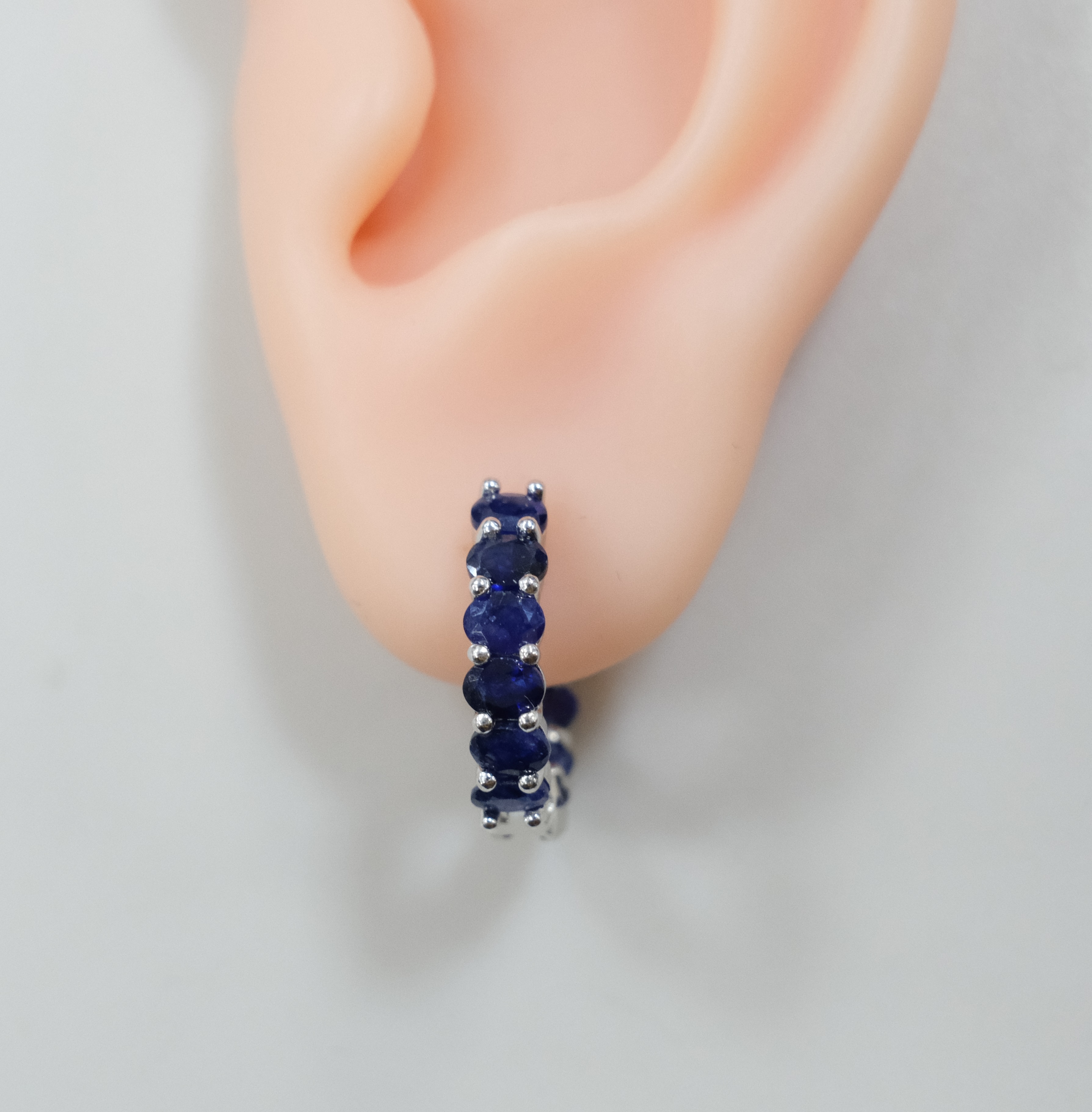 Серебряные серьги-конго с сапфирами